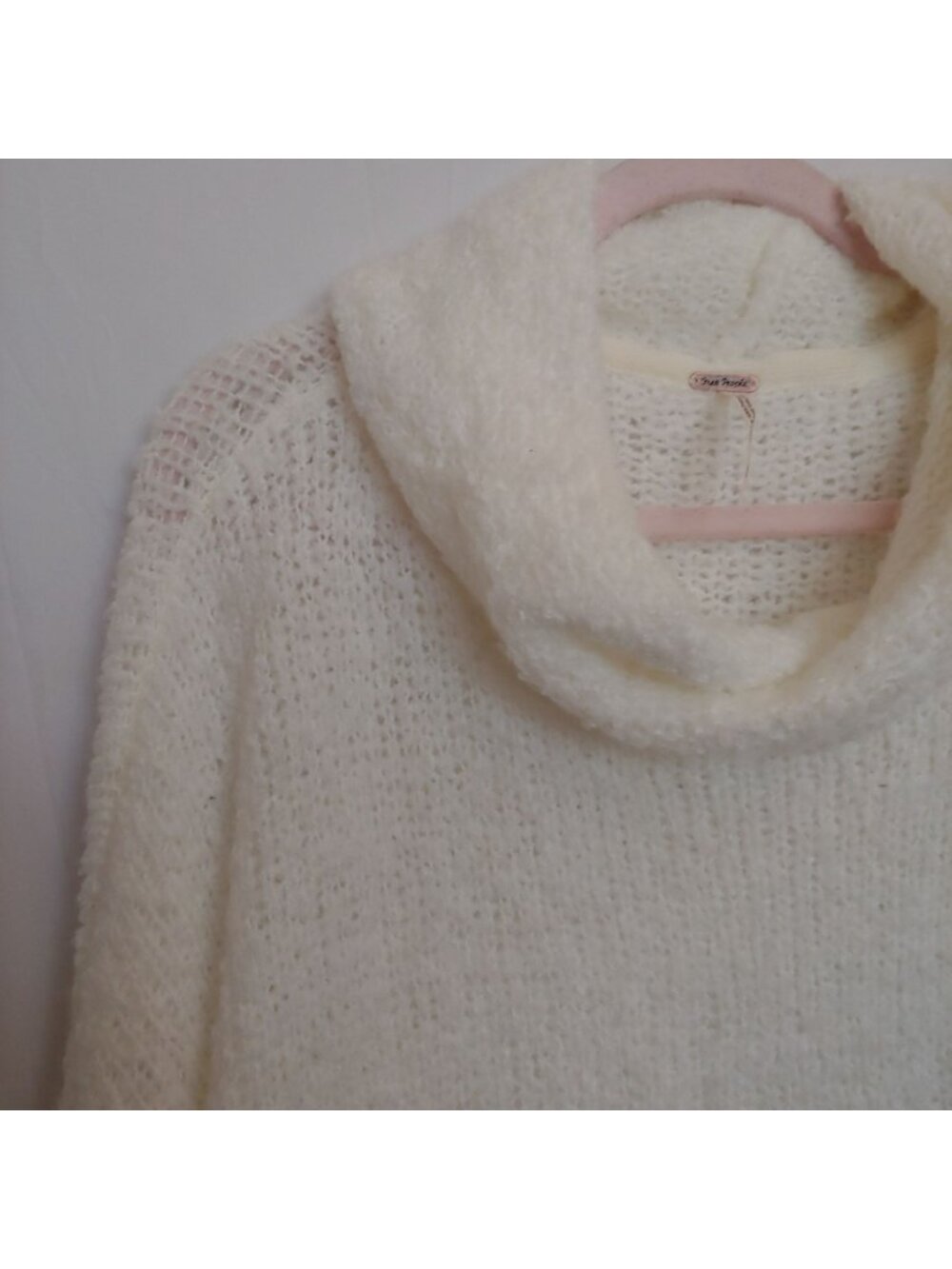 Free People Sweater Fluffy Chunky Knit Cropped Turtleneck Ivory Après Ski SP - Picture 4 of 14